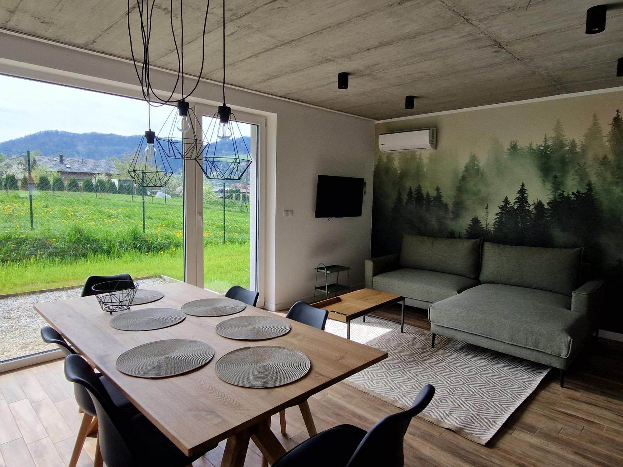 Pod 8 Lipami Holiday home *